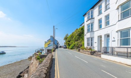 4 Bed in Aberdyfi