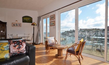 2 Bed in Brixham 1