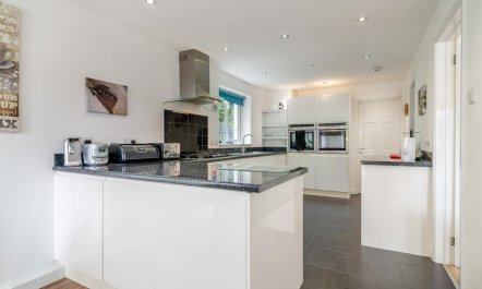 4 Bed in Ross -on- Wye 6