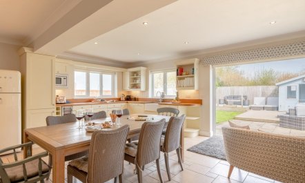 4 Bed in Cromer 3