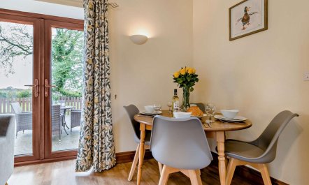 2 Bed in Holsworthy 6