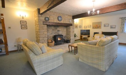 2 Bed in High Peak 1