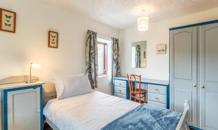 2 Bed in High Peak 9