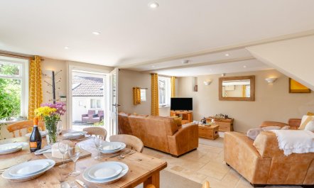 2 Bed in Bridport 5