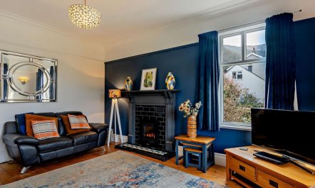 4 Bed in Fairbourne 1