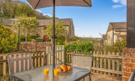 2 Bed in Godshill 1