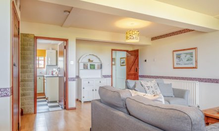 2 Bed in Godshill 8