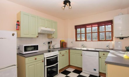 2 Bed in Godshill 4
