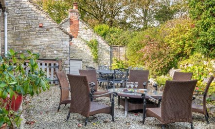 4 Bed in Worth Matravers 1