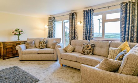 3 Bed in Torrington 4