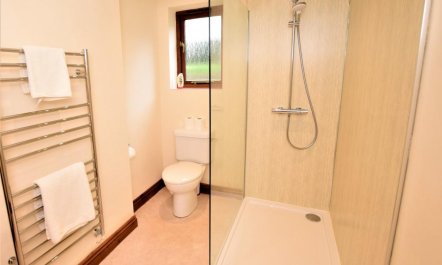 2 Bed in Weston on Avon 1