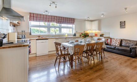 3 Bed in Torrington 2