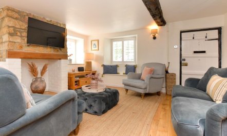 3 Bed in Bridport 3