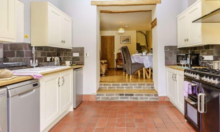2 Bed in Aberaeron 3