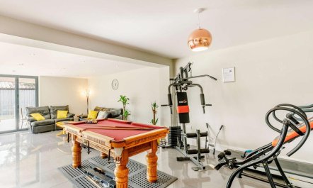 5 Bed in Brough 8