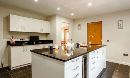 4 Bed in Helmsdale 6
