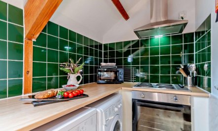 4 Bed in Pembroke 6