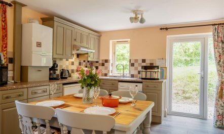 2 Bed in Ventnor 4