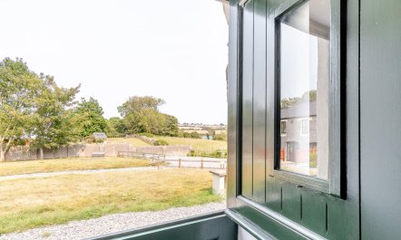 3 Bed in Pembroke 8