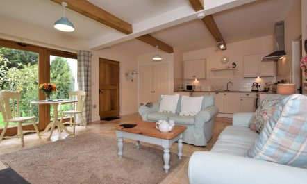 1 Bed in Axminster 4