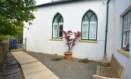 2 Bed in Llwyngwril 1