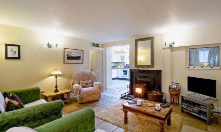 2 Bed in Llwyngwril 2