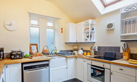 2 Bed in Llwyngwril 2