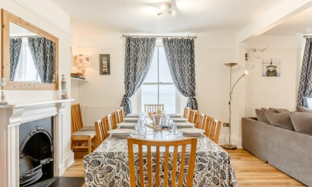 6 Bed in Torpoint 7