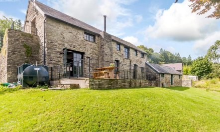 4 Bed in Cardigan 2