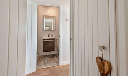 1 Bed in Saundersfoot 9