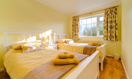 2 Bed in Brighstone 4