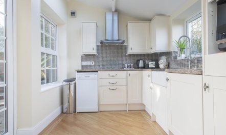 1 Bed in Bacton 9