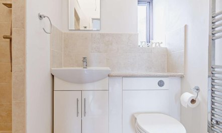 2 Bed in Wellington 9