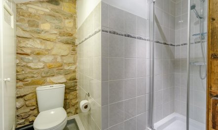 2 Bed in Brampton 9