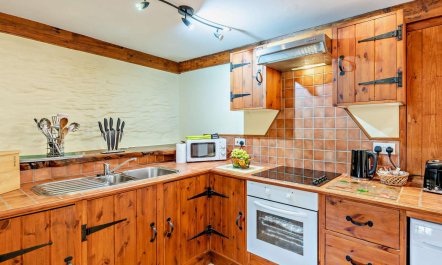 2 Bed in Ilfracombe 1