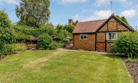 2 Bed in Tewkesbury 1
