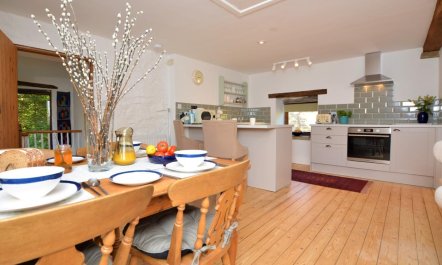 2 Bed in High Peak 1