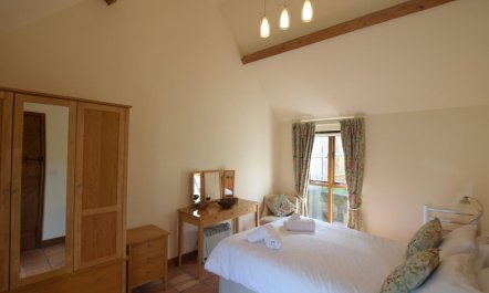 2 Bed in Droitwich 8