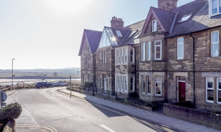 4 Bed in Alnwick 1