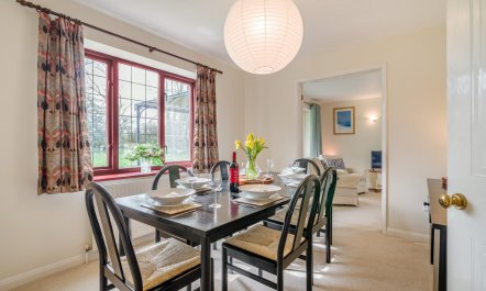 4 Bed in Dorchester 5