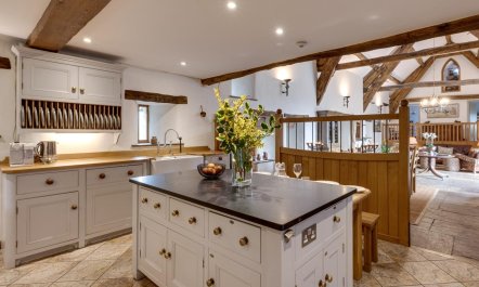 4 Bed in Grange Over Sands 1