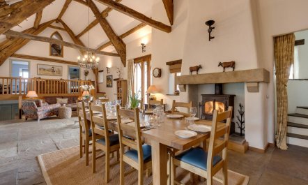 4 Bed in Grange Over Sands