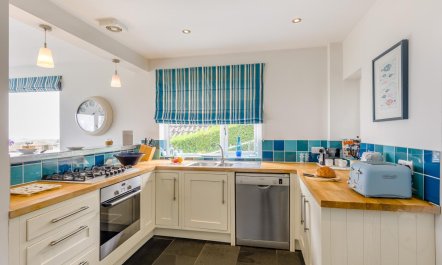 4 Bed in Aberdyfi 6