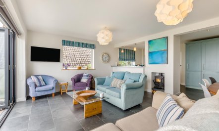 4 Bed in Aberdyfi 2
