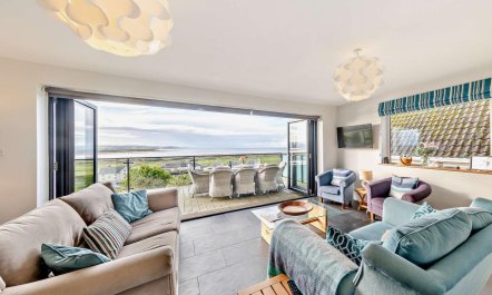 4 Bed in Aberdyfi 3