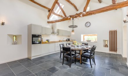 3 Bed in Aberdyfi 1