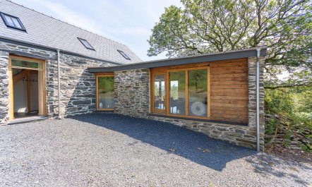 3 Bed in Aberdyfi 2