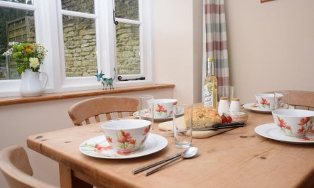 2 Bed in Cirencester 7