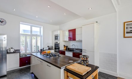 6 Bed in Bideford 8