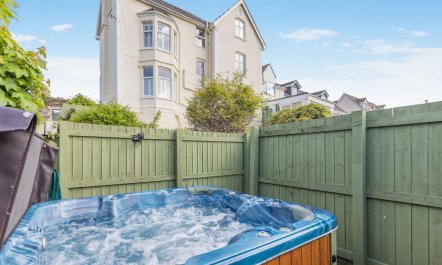 6 Bed in Bideford 1